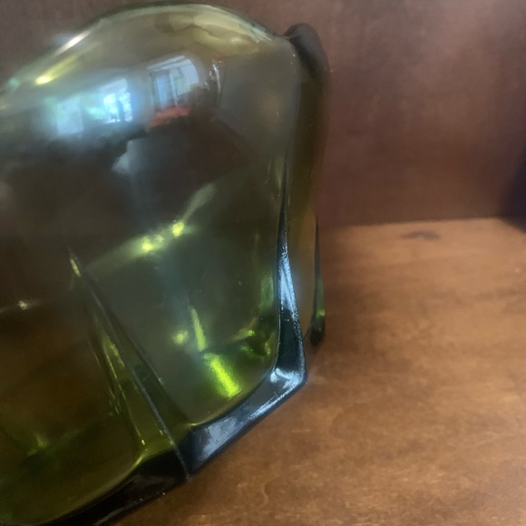 Vintage Anchor Hocking Green Glass Bowl - Picture 4 of 4